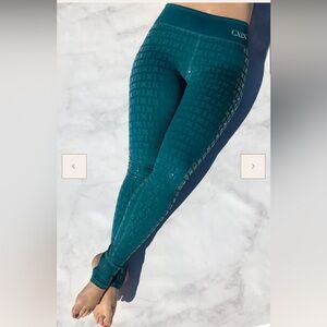 CXIX - Gecko Grip Leggings - NWT